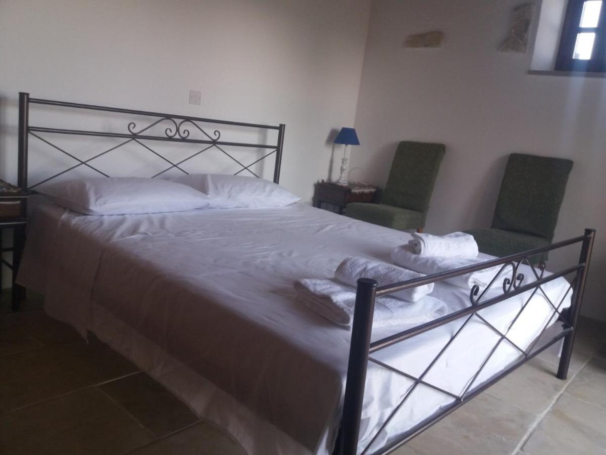 Georgia'S House Bed & Breakfast Fyti Ngoại thất bức ảnh