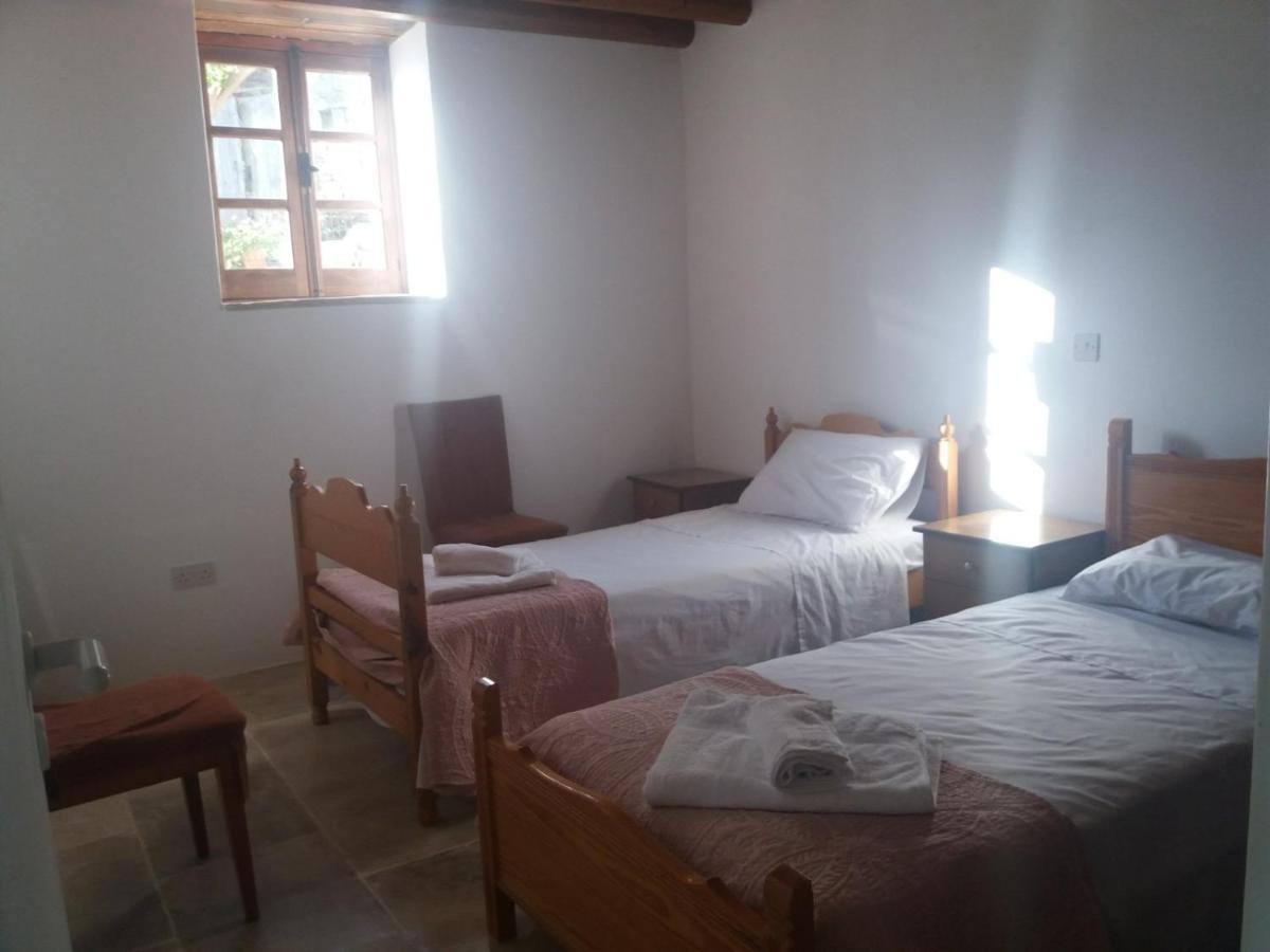 Georgia'S House Bed & Breakfast Fyti Ngoại thất bức ảnh