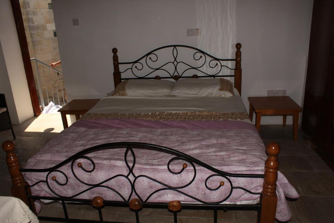 Georgia'S House Bed & Breakfast Fyti Ngoại thất bức ảnh