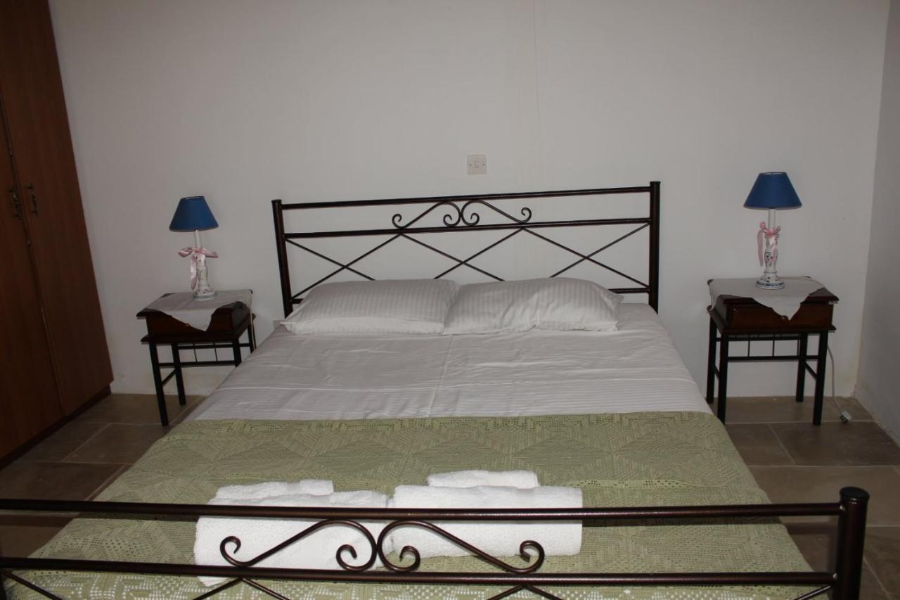 Georgia'S House Bed & Breakfast Fyti Ngoại thất bức ảnh